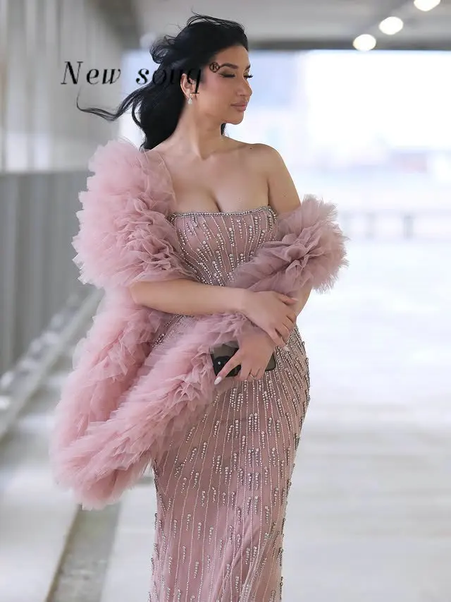 Arabic Blush Pink Crystals Beaded Evening Dresses with Ruffles Tulle Cape Customized Two Pieces Long Wedding Prom Night Gowns
Arabic Blush Pink Crystals Beaded Evening Dresses with Ruffles Tulle Cape Customized Two Pieces Long Wedding Prom Night Gowns