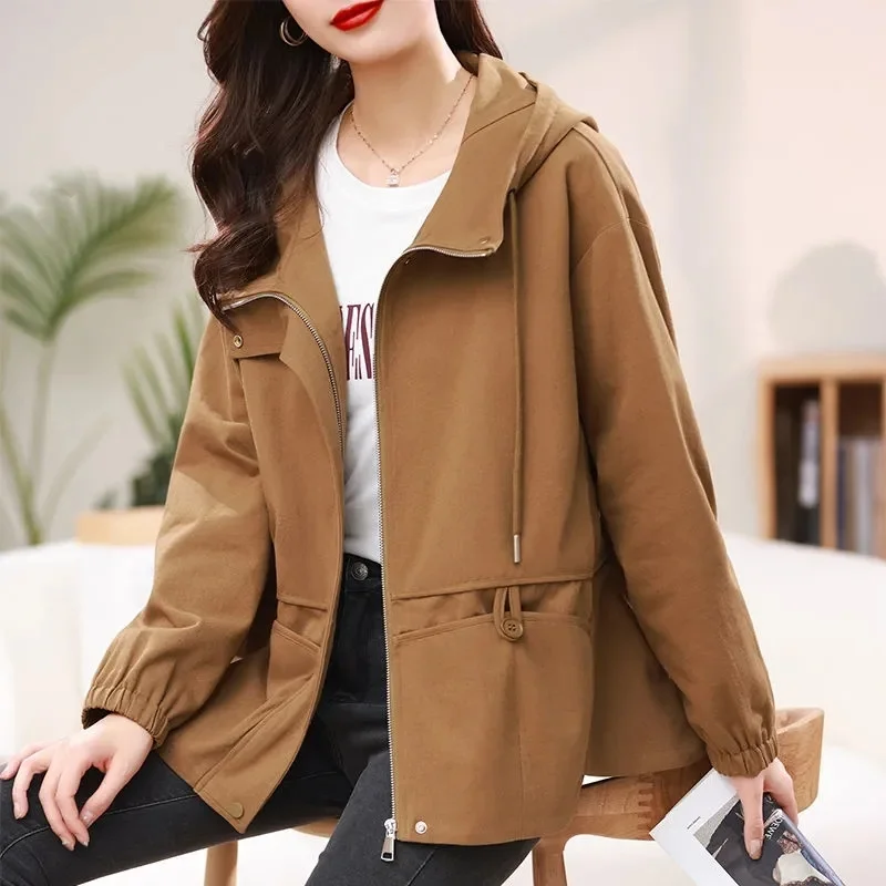 2023 New Ladies Spring Autumn Hooded Short Trench Coat Casual Tops Women Loose Windbreakers Mother Outerwear Cotton Trench Coats
2023 New Ladies Spring Autumn Hooded Short Trench Coat Casual Tops Women Loose Windbreakers Mother Outerwear Cotton Trench Coats