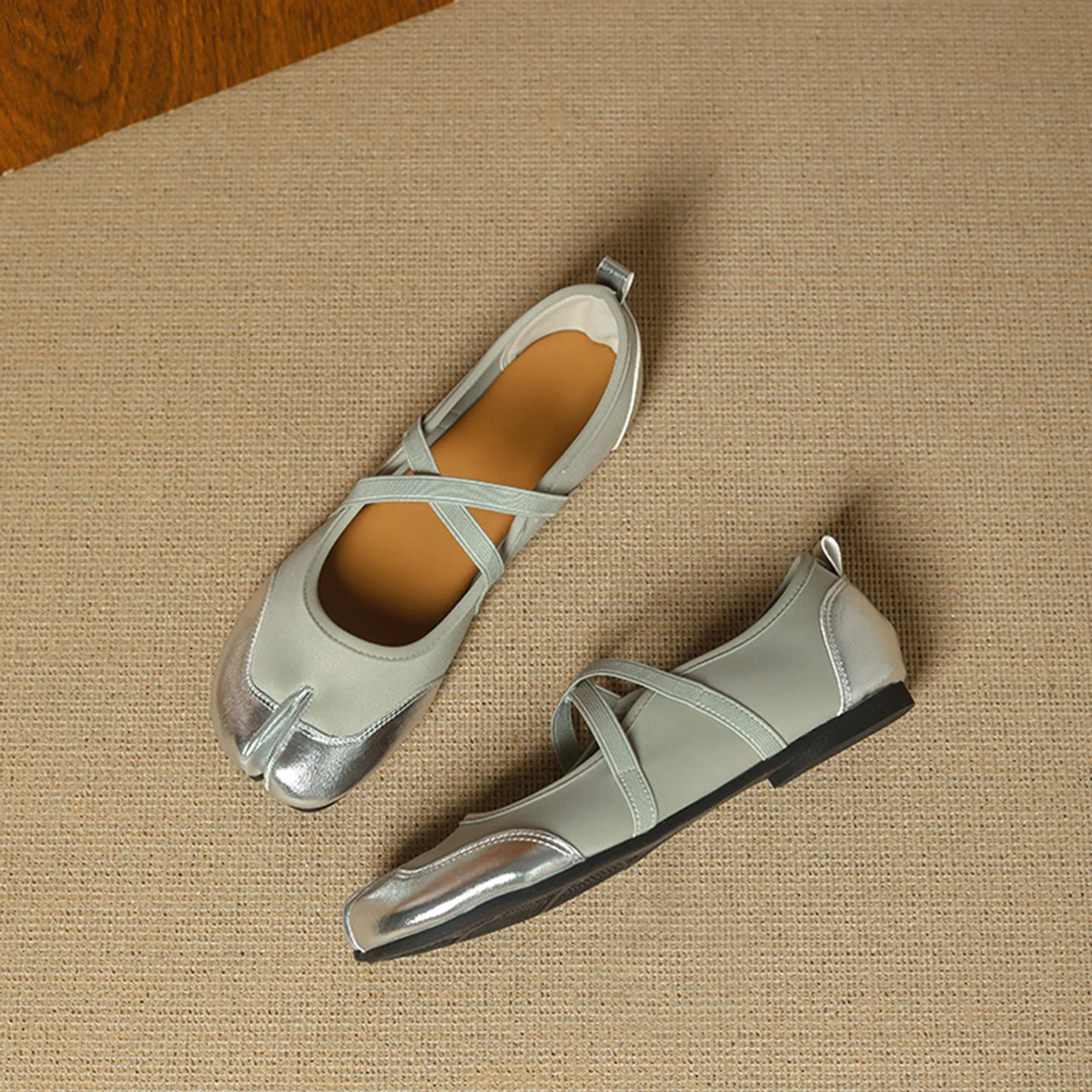 2026 Split-Toe Casual Ballet Flats Shoes Women Cross Band Mary Janes Shoes Streetwear Elegant comfortable Loafers New Summer 41
2026 Split-Toe Casual Ballet Flats Shoes Women Cross Band Mary Janes Shoes Streetwear Elegant comfortable Loafers New Summer 41