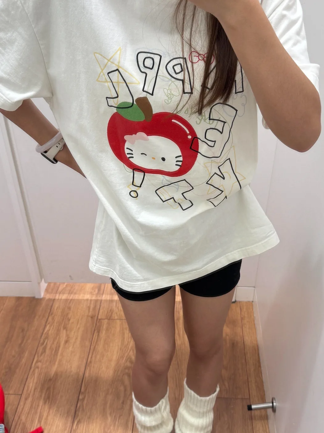 2026 Summer HelloCat 100% Cotton T-shirt, Y2K Aesthetic Cute Apple Mirror Letter Graphic Print Casual Breathable Soft Unisex
2026 Summer HelloCat 100% Cotton T-shirt, Y2K Aesthetic Cute Apple Mirror Letter Graphic Print Casual Breathable Soft Unisex