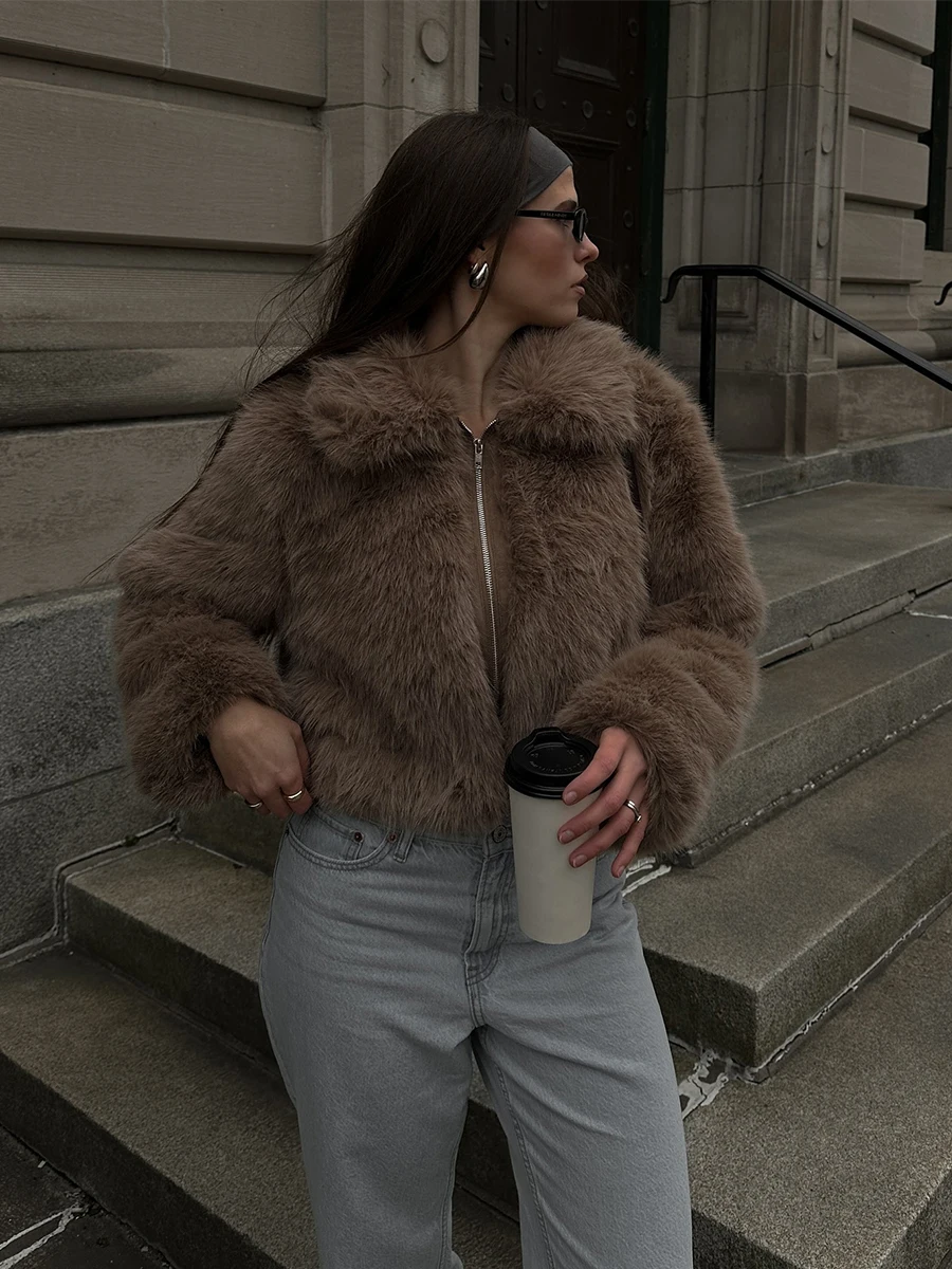 Cozy Old Money Women Winter Fur Jacket Zipper Turn-down Collar Long Sleeves Crop Shaggy Coat Vintage Fuzzy Outfit Inspirations
Cozy Old Money Women Winter Fur Jacket Zipper Turn-down Collar Long Sleeves Crop Shaggy Coat Vintage Fuzzy Outfit Inspirations