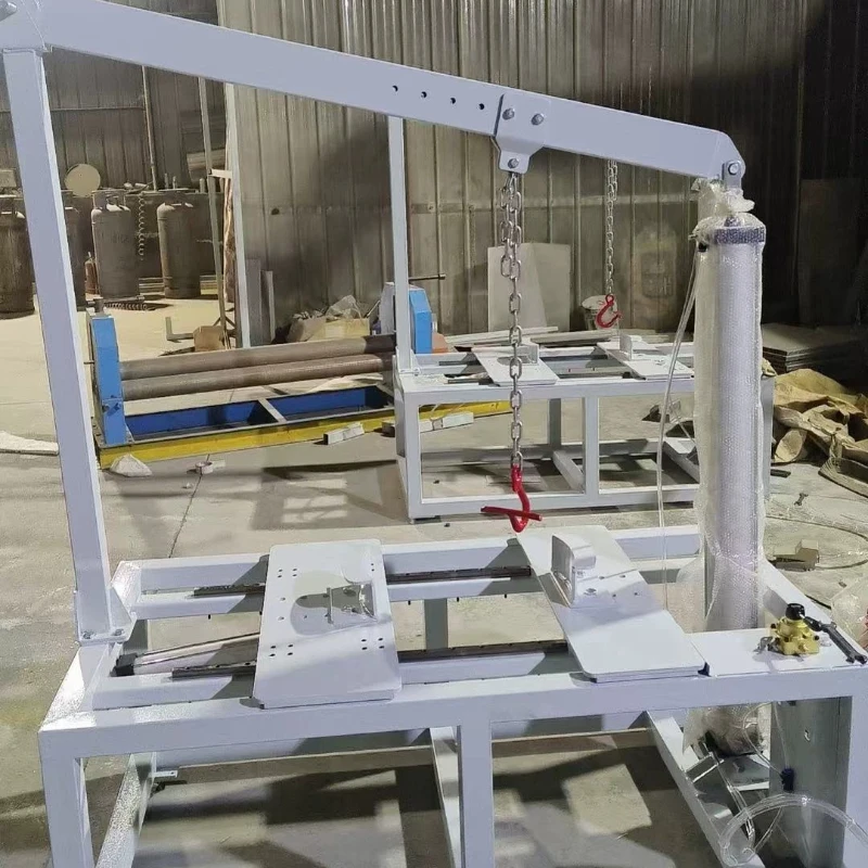 Tire transportation container dismantling machine, tire picking machine
Tire transportation container dismantling machine, tire picking machine