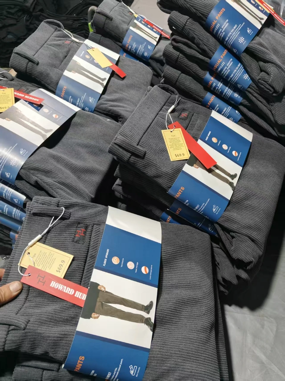 Теплые ветрозащитные брюки прямого кроя на флисовой подкладке для мужчин, зимние повседневные универсальные вельветовые брюки прямого кроя для отдыха и работы
Теплые ветрозащитные брюки прямого кроя на флисовой подкладке для мужчин, зимние повседневные универсальные вельветовые брюки прямого кроя для отдыха и работы