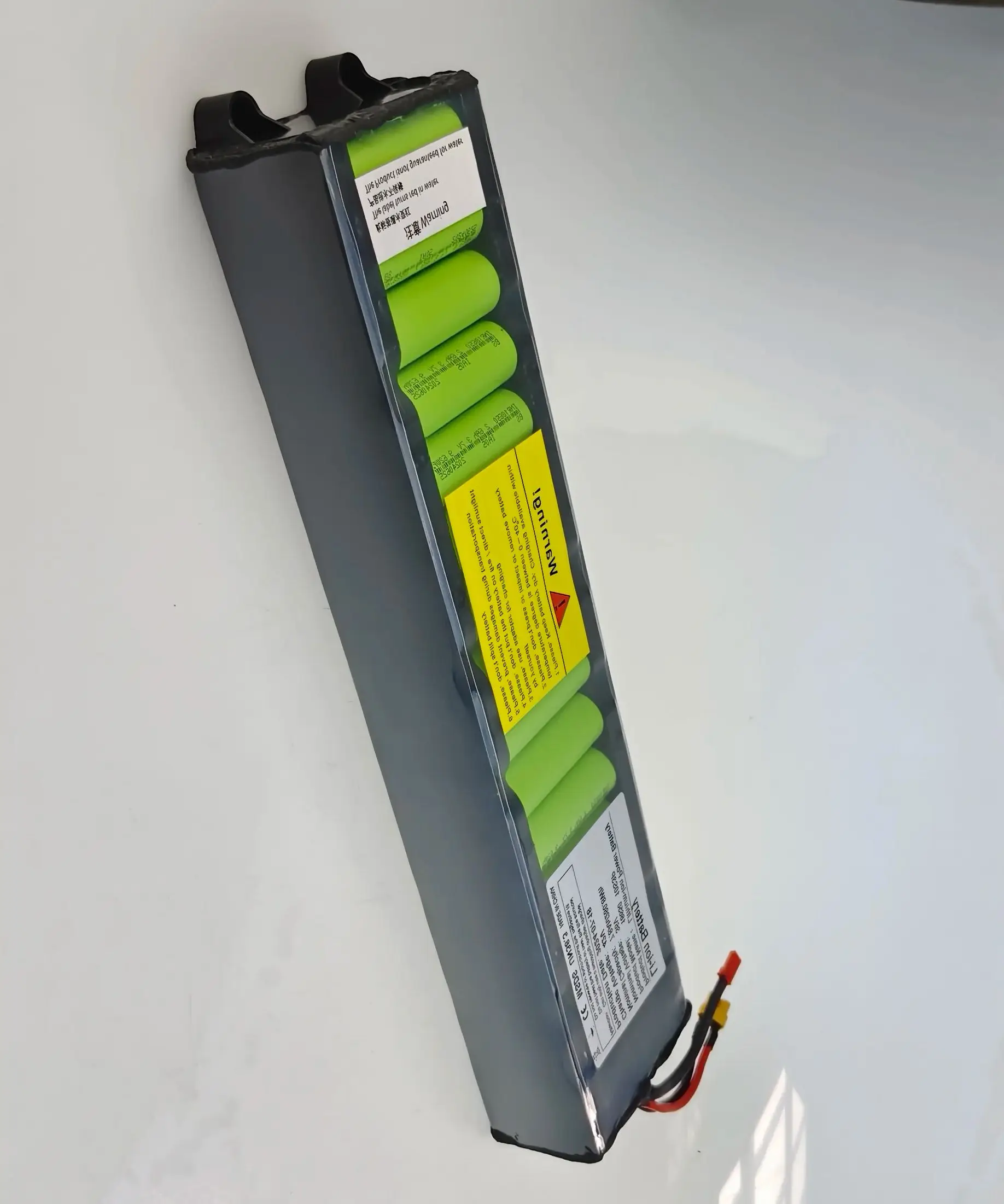 For Xiaomi M365 Electric Scooter 36V 7800mAh Li-ion Battery Pack Built-in BMS Protection Long-Lasting Range Without communica
For Xiaomi M365 Electric Scooter 36V 7800mAh Li-ion Battery Pack Built-in BMS Protection Long-Lasting Range Without communica