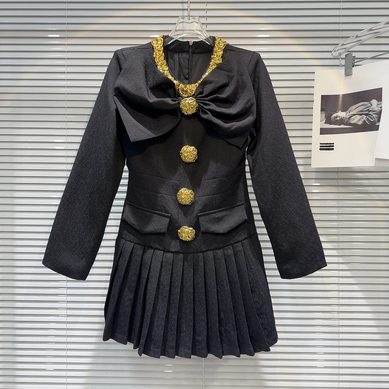 Spring 2026 New Style Small Fragrance Style Bead Collar Knot Metal Buckle Elegant Lady Dress Fashionable High Waist...
Spring 2026 New Style Small Fragrance Style Bead Collar Knot Metal Buckle Elegant Lady Dress Fashionable High Waist...
