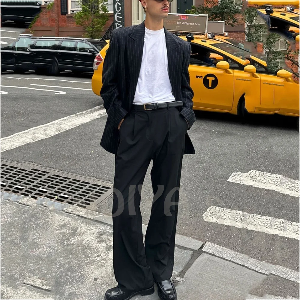 Black Pinstripe Men's 2 Piece Suit Set Wide Peak Lapel Blazer Pants Streetwear Fashion Business Casual Outfit for Prom Banquet
Black Pinstripe Men's 2 Piece Suit Set Wide Peak Lapel Blazer Pants Streetwear Fashion Business Casual Outfit for Prom Banquet