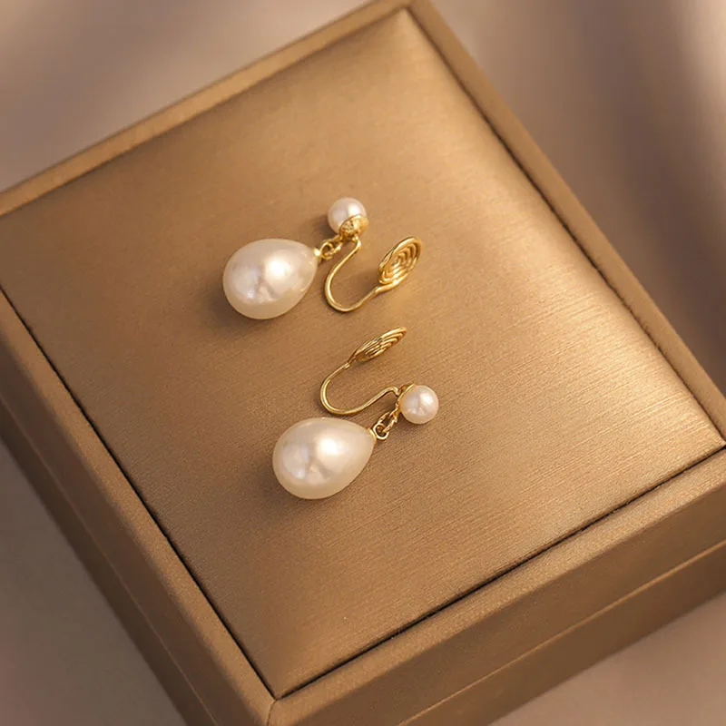 9-10mm Rice Shape Freshwater Pearl Earrings for Women 18k Gold Plated No Ear Hole Clip Earrings Jewelry Gift 2026 New Arrivals
9-10mm Rice Shape Freshwater Pearl Earrings for Women 18k Gold Plated No Ear Hole Clip Earrings Jewelry Gift 2026 New Arrivals