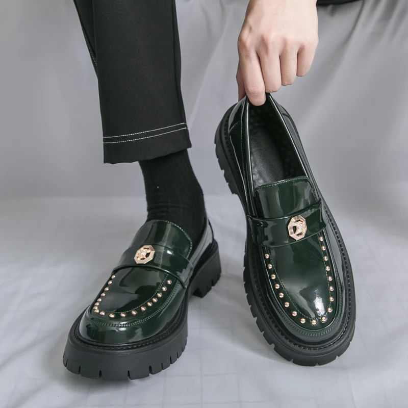 Кожаные мужские туфли-оксфорды на свадьбу, деловые повседневные офисные рабочие туфли для мужчин, классические роскошные мужские модельные туфли с острым носком
Кожаные мужские туфли-оксфорды на свадьбу, деловые повседневные офисные рабочие туфли для мужчин, классические роскошные мужские модельные туфли с острым носком