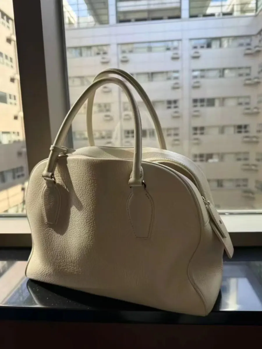 Белая большая сумка Boston Capaci, женская сумка через плечо, роскошная сумка Sensation, корейская повседневная молодежная сумка сцены
Белая большая сумка Boston Capaci, женская сумка через плечо, роскошная сумка Sensation, корейская повседневная молодежная сумка сцены