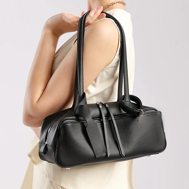 Head Layer Cowhide Bowling Bag, High-end Leather Shoulder Bag, Large Capacity Versatile Commuting Armpit Handbag for Women
Head Layer Cowhide Bowling Bag, High-end Leather Shoulder Bag, Large Capacity Versatile Commuting Armpit Handbag for Women