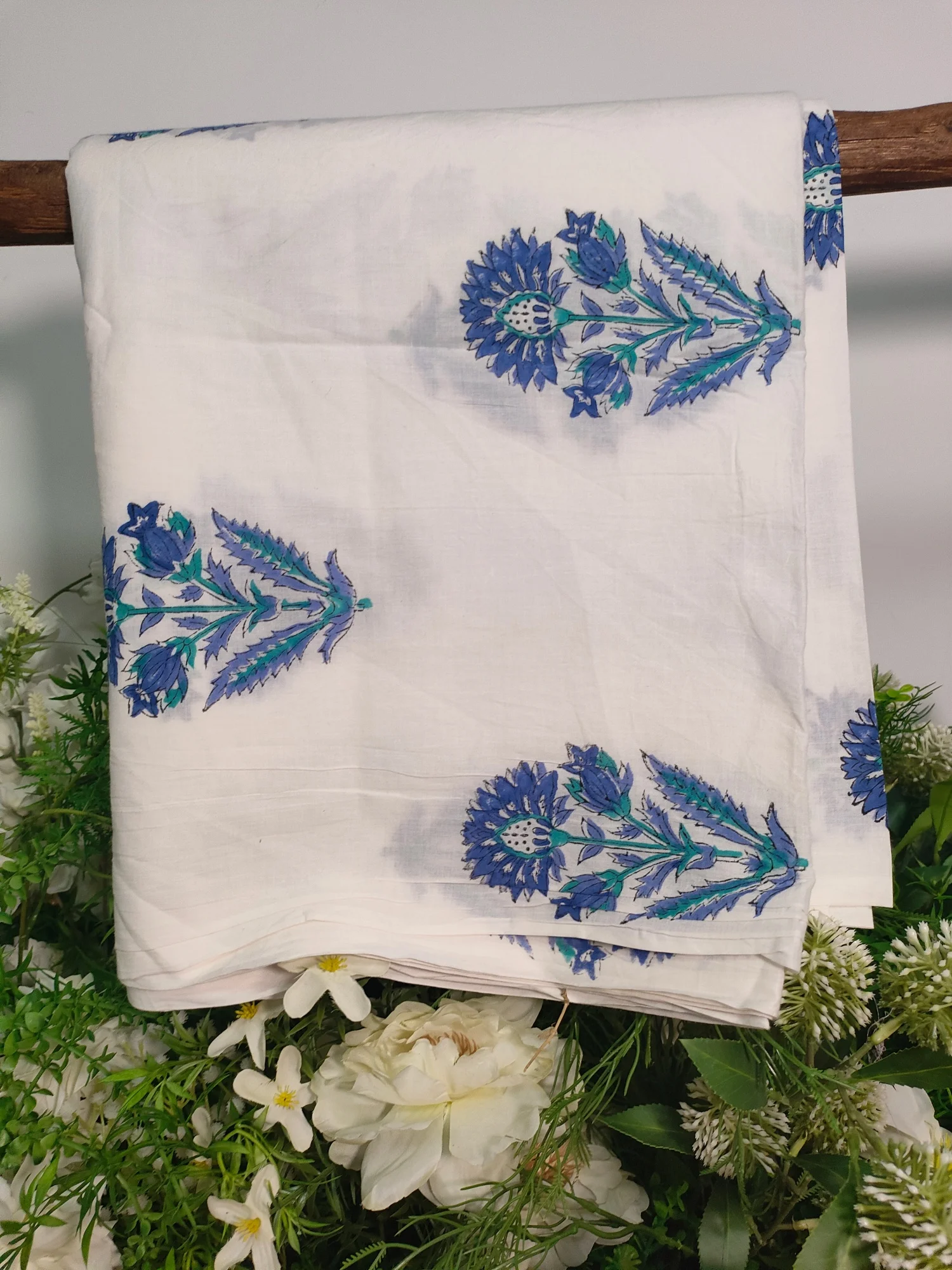India Block Wooden Printed Cotton Soft Thin Fabric for Sewing Quilting Home Decor - High Quality Sustainable Fabric
India Block Wooden Printed Cotton Soft Thin Fabric for Sewing Quilting Home Decor - High Quality Sustainable Fabric
