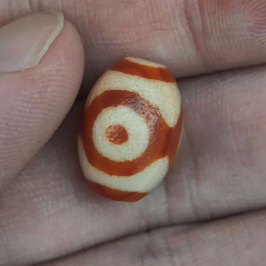 10 pcs Special Offer: Old Red Teeth Yellow Invisible Engraved Daluo Agate Tianzhu Necklace Pendant Bracelet DIY Accessories Dzi
10 pcs Special Offer: Old Red Teeth Yellow Invisible Engraved Daluo Agate Tianzhu Necklace Pendant Bracelet DIY Accessories Dzi