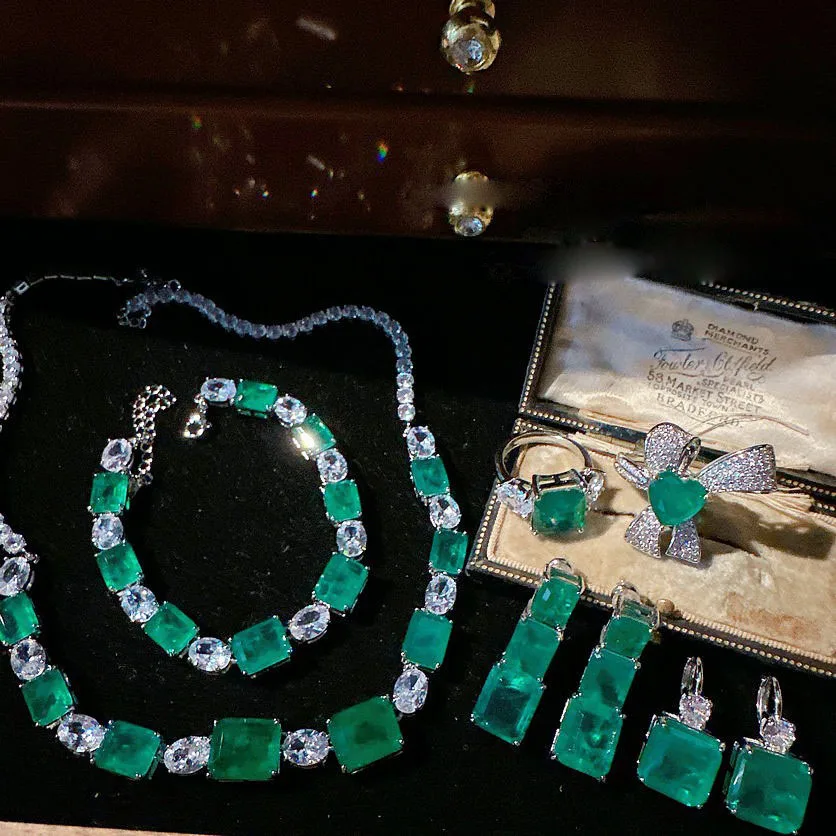 2023 Women Square green zircon necklace colorful treasure ring diamond earrings bracelet female set
2023 Women Square green zircon necklace colorful treasure ring diamond earrings bracelet female set
