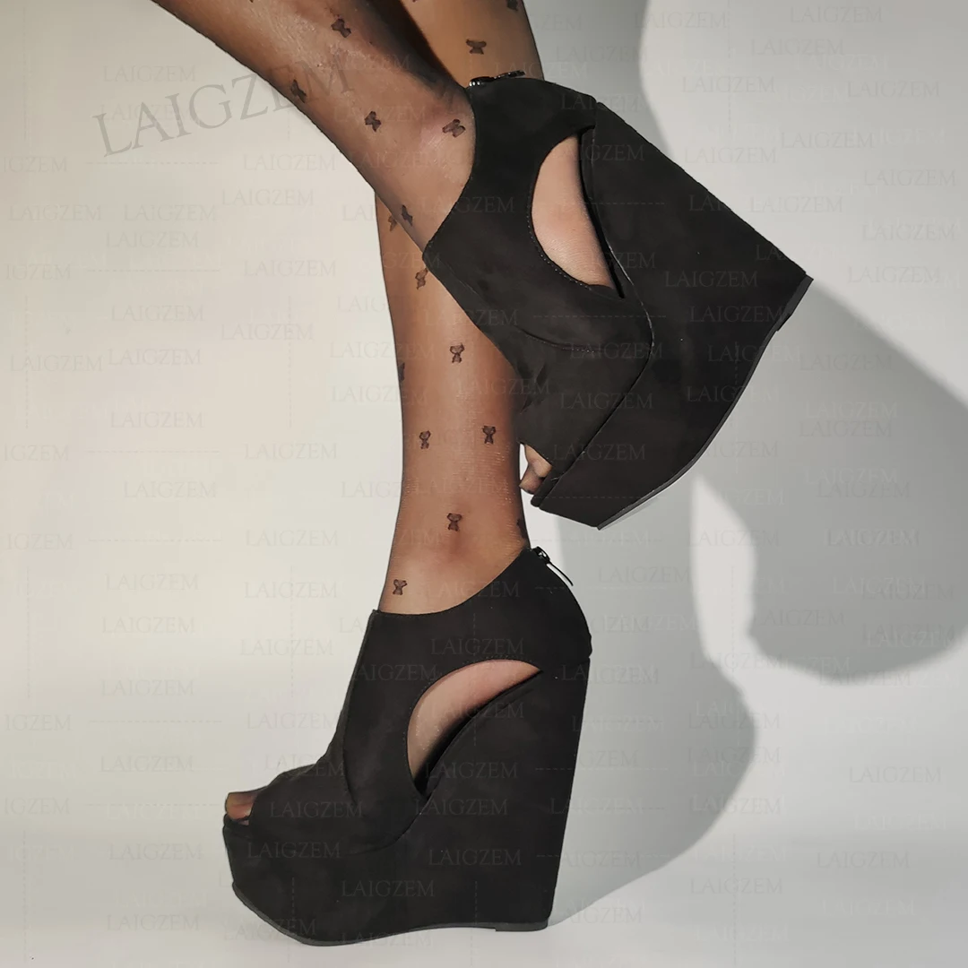 LAIGZEM Женские туфли-лодочки на танкетке из искусственной замши с открытым носком и молнией сзади Сандалии на высоком каблуке Женская обувь Женский большой размер 41 45 48 52
LAIGZEM Женские туфли-лодочки на танкетке из искусственной замши с открытым носком и молнией сзади Сандалии на высоком каблуке Женская обувь Женский большой размер 41 45 48 52