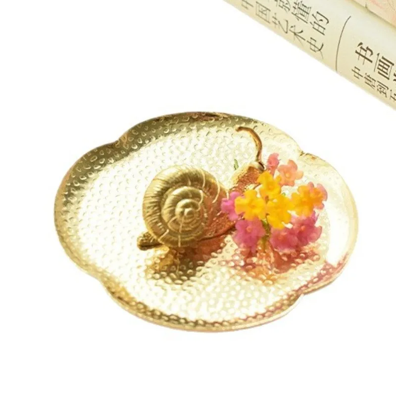 Copper incense plug creative brass snail wire incense plug fun study small ornament
Copper incense plug creative brass snail wire incense plug fun study small ornament