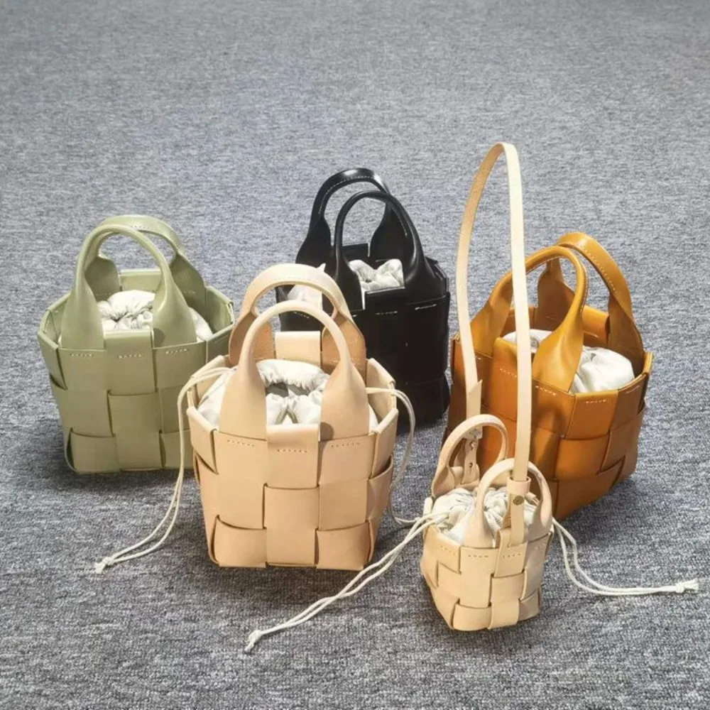 Vintage Vegetable-tanned Leather Women's Crossbody Fashion Cowhide Hand-woven Parent-child Shoulder Blue Bag Isversatile Stylish
Vintage Vegetable-tanned Leather Women's Crossbody Fashion Cowhide Hand-woven Parent-child Shoulder Blue Bag Isversatile Stylish