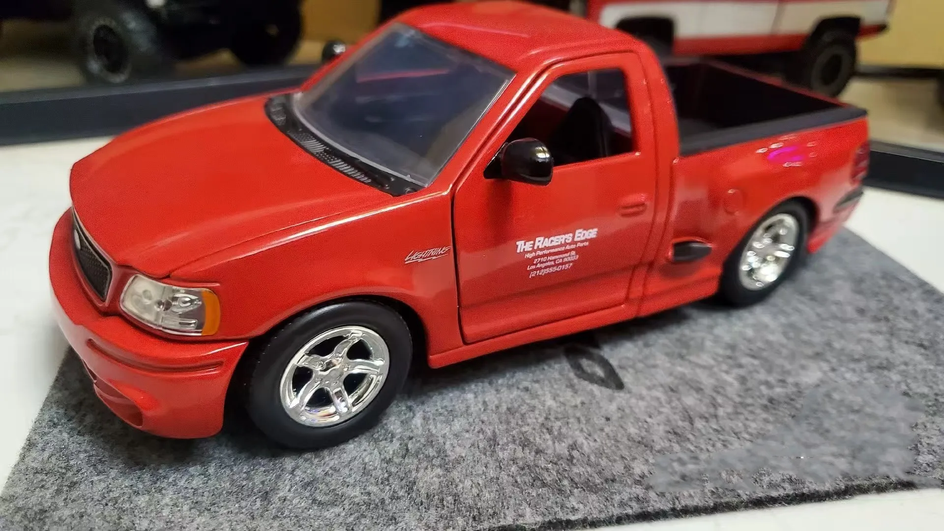 Jada 1:24 Brian’s 1999 Ford F-150 SVT Lightning toy car Metal hottoys Diecast Car
Jada 1:24 Brian’s 1999 Ford F-150 SVT Lightning toy car Metal hottoys Diecast Car