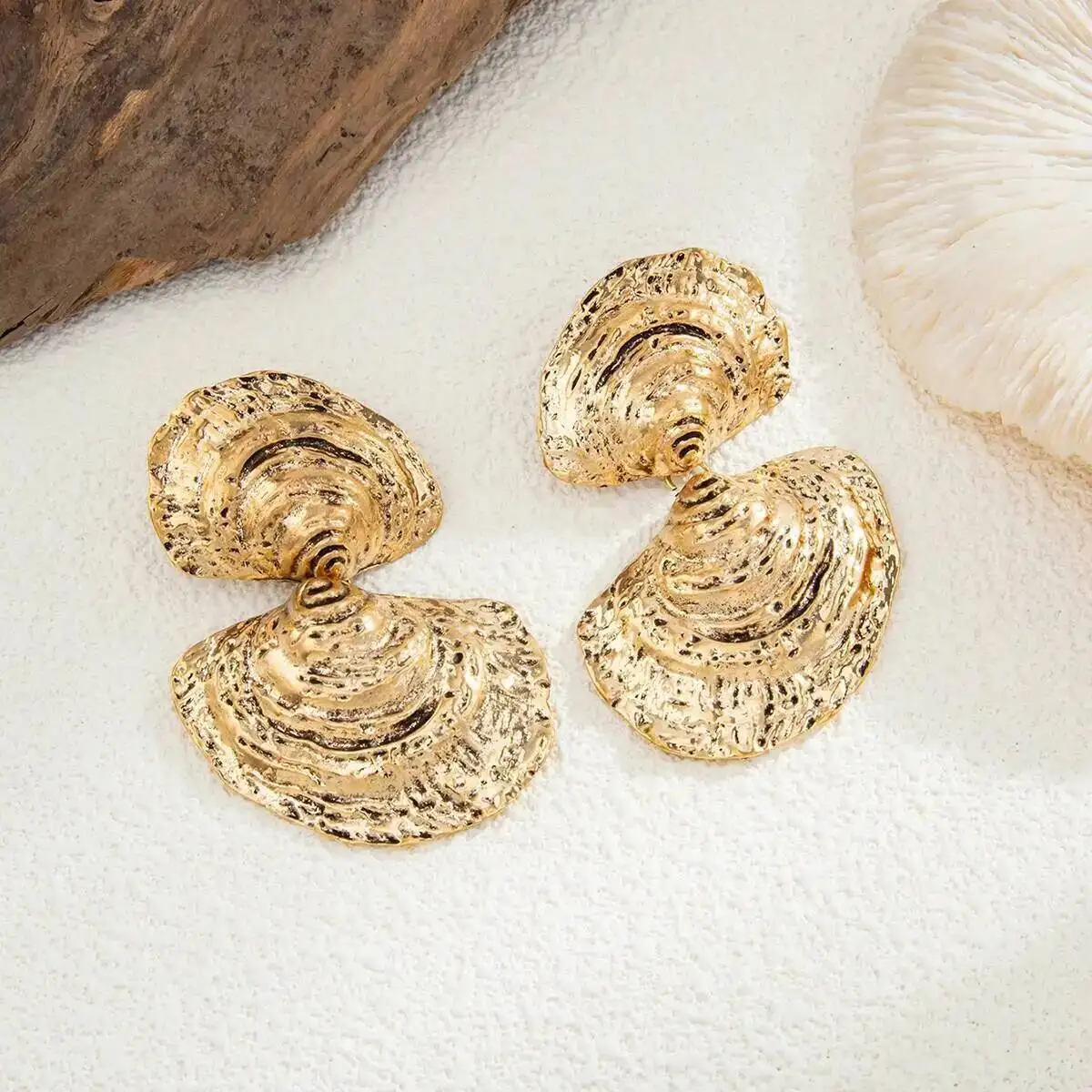 IngeSight.Z Trendy Creative Large Scallop Pendant Earrings for Women 2025 New Geometric Metal Drop Earrings Jewelry Gifts
IngeSight.Z Trendy Creative Large Scallop Pendant Earrings for Women 2025 New Geometric Metal Drop Earrings Jewelry Gifts