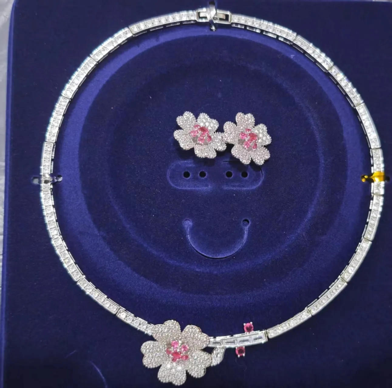 2pcs jewelry set necklace earrings flower cute shiny jewelry green yellow blue white women choker necklace party
2pcs jewelry set necklace earrings flower cute shiny jewelry green yellow blue white women choker necklace party