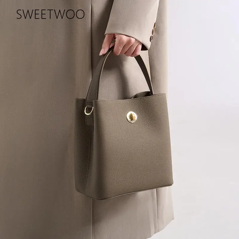 Women's Neutral-Tone Daily-Commute Large-Capacity Crossbody Purse
Women's Neutral-Tone Daily-Commute Large-Capacity Crossbody Purse