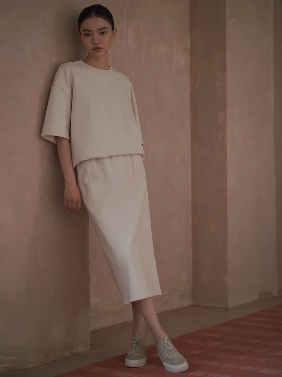 Comfortable 100% Cotton round Neck Sweatshirt High Waist Loose Fit Women's Set City Walk Commute Casual Style Spring Collection
Comfortable 100% Cotton round Neck Sweatshirt High Waist Loose Fit Women's Set City Walk Commute Casual Style Spring Collection