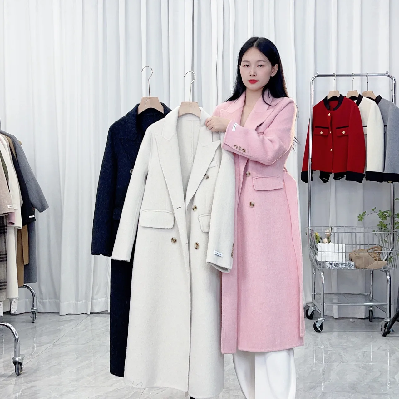 Autumn and winter thick high-quality Korean version loose temperament women's wool double-sided woolen coat
Autumn and winter thick high-quality Korean version loose temperament women's wool double-sided woolen coat