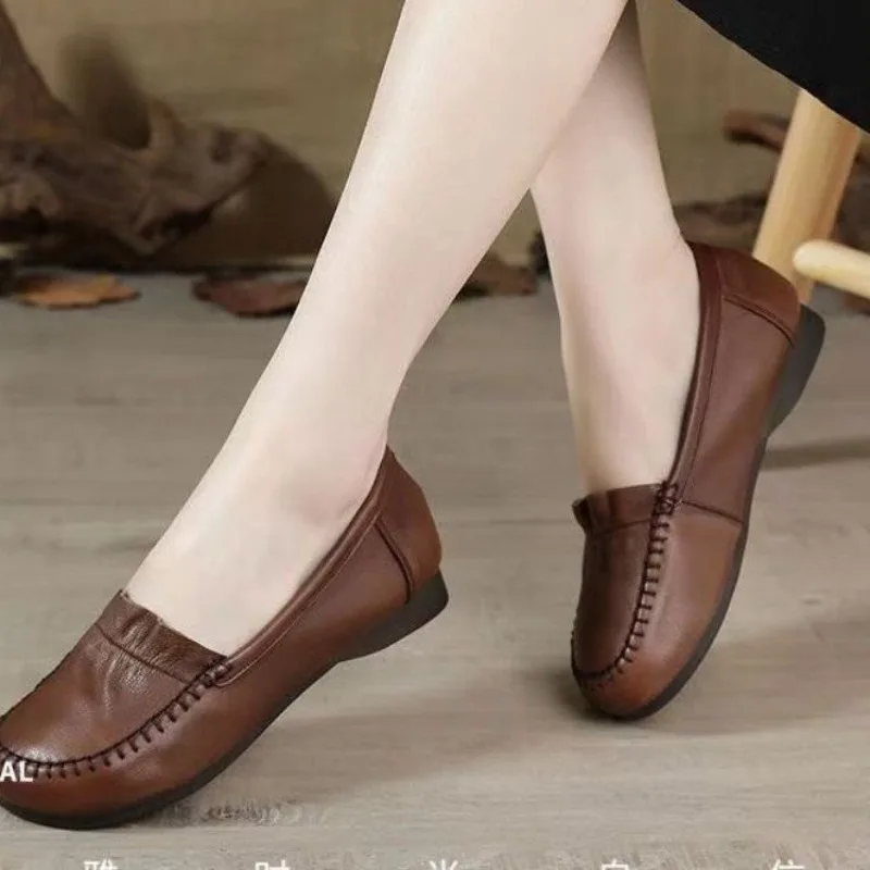 Women's Loafers Round Toe Flat Heel Grained Leather-Look Upper Gathered Vamp Detail Slip-On Casual Walking Daily Ladies Flats
Women's Loafers Round Toe Flat Heel Grained Leather-Look Upper Gathered Vamp Detail Slip-On Casual Walking Daily Ladies Flats