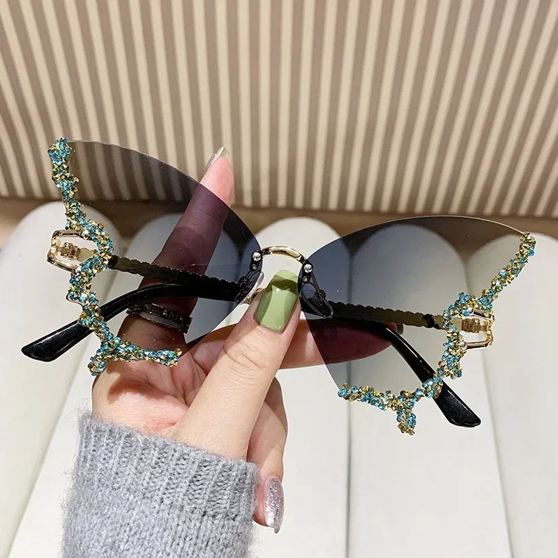 New Luxury Diamond Butterfly Sunglasses Women Brand Y2K Vintage Rimless Oversized Sun Glasses Ladies Eyewear
New Luxury Diamond Butterfly Sunglasses Women Brand Y2K Vintage Rimless Oversized Sun Glasses Ladies Eyewear