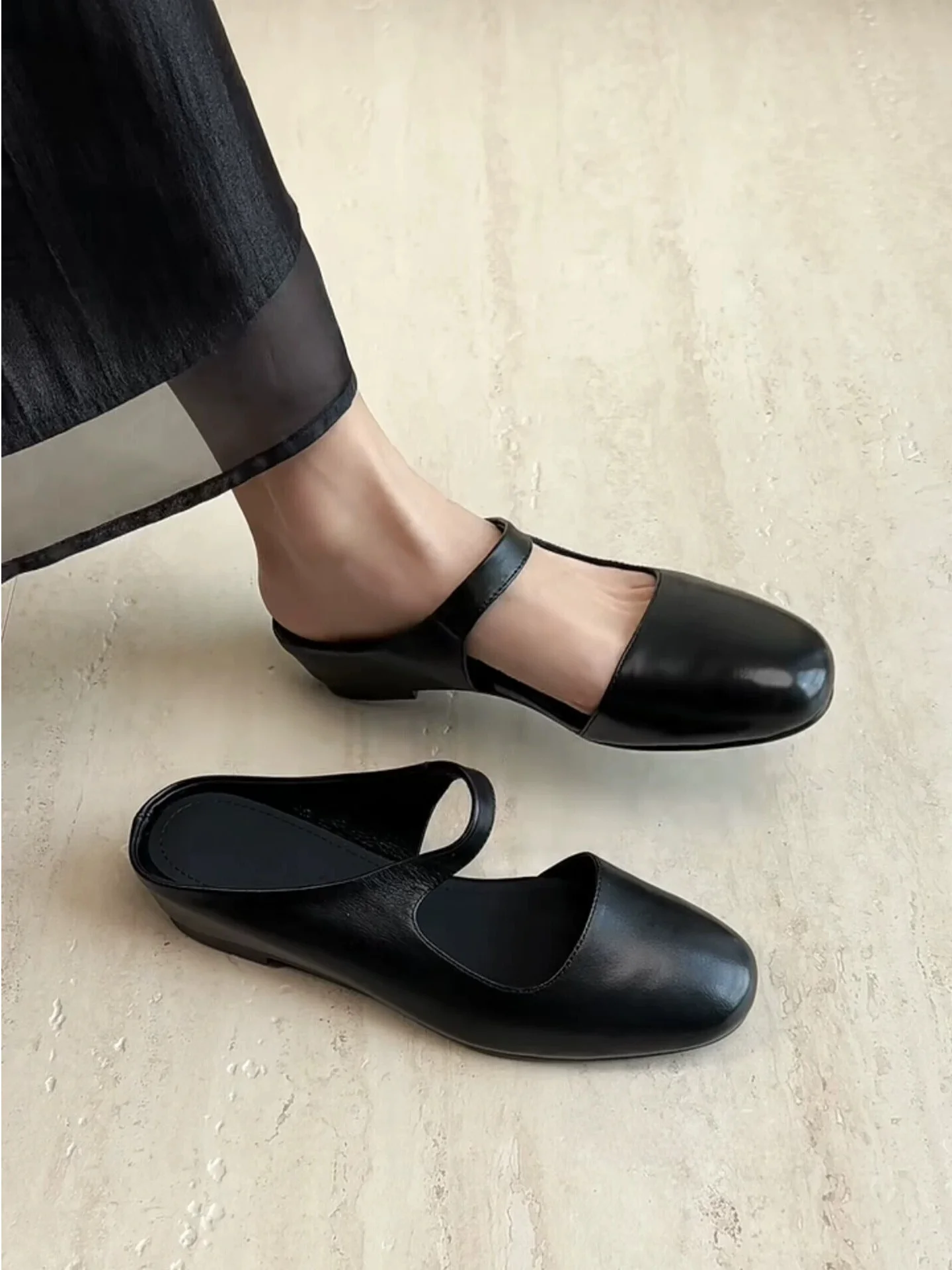 Comfortable round Toe Sheepskin Women's Slippers Fashionable Flat Heel Mules Slip-On Summer Shoes Leather Interior Rubber Sole
Comfortable round Toe Sheepskin Women's Slippers Fashionable Flat Heel Mules Slip-On Summer Shoes Leather Interior Rubber Sole