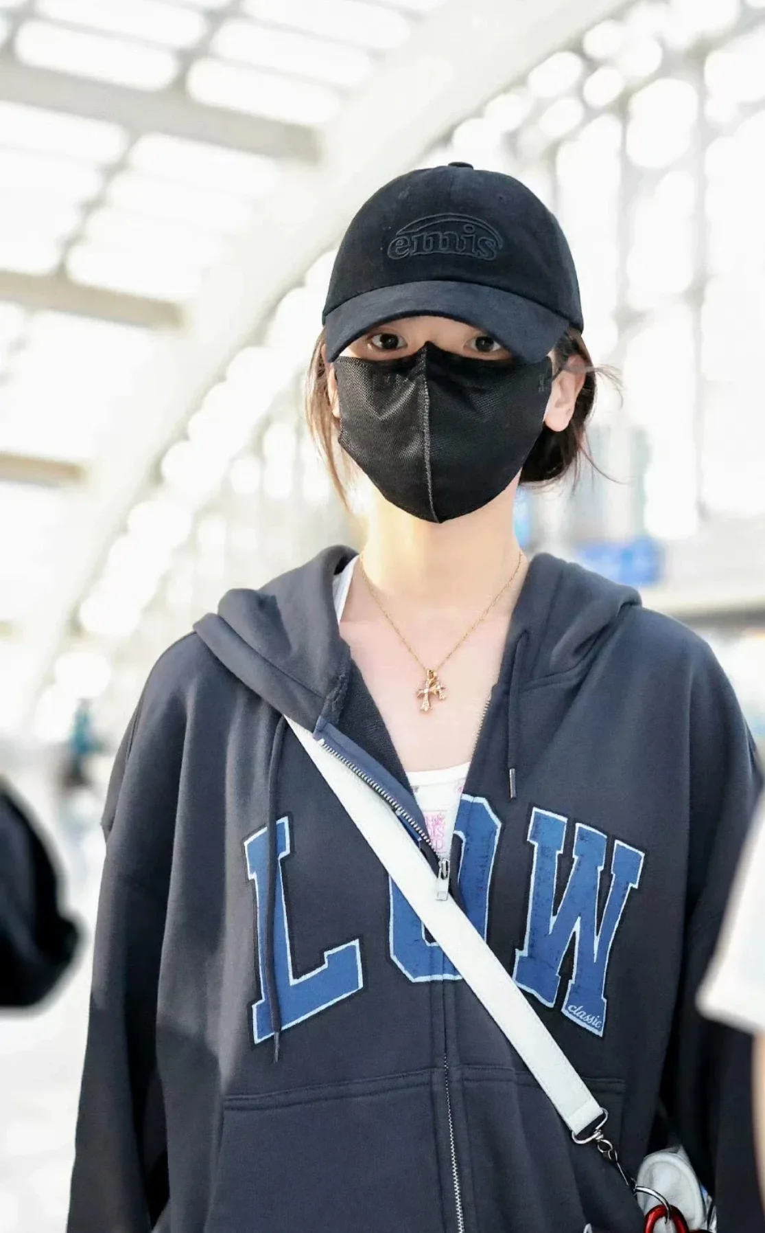 Худи свободного кроя с буквенным принтом, универсальная уличная одежда, длинный рукав, хлопковый свитшот для женщин, повседневная верхняя одежда
Худи свободного кроя с буквенным принтом, универсальная уличная одежда, длинный рукав, хлопковый свитшот для женщин, повседневная верхняя одежда