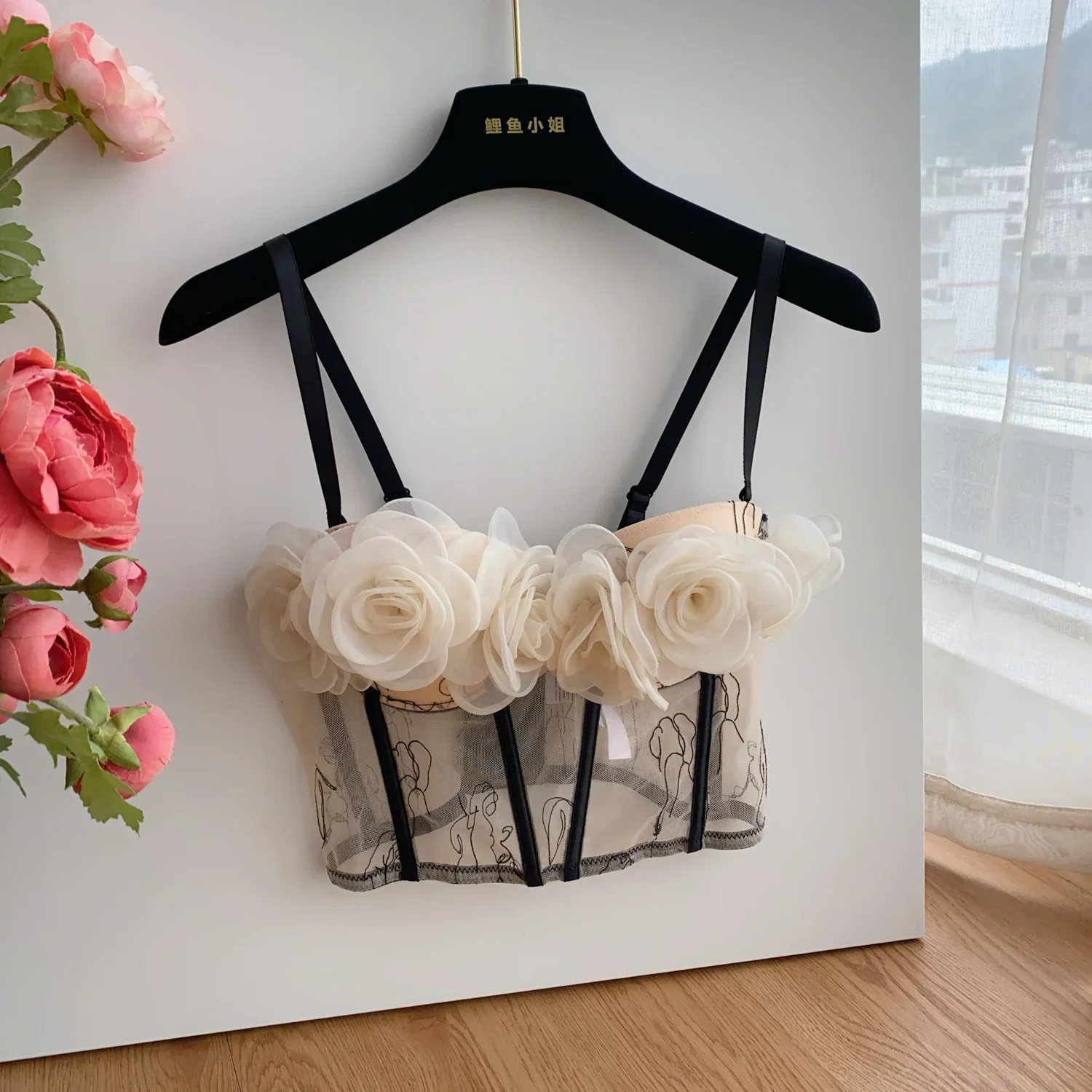 Hotsweet Elegant 3D Floral Sleeveless Fashion Vintage See Through Mesh Slim Straps Camis Top Beach High Street Summer Clothing
Hotsweet Elegant 3D Floral Sleeveless Fashion Vintage See Through Mesh Slim Straps Camis Top Beach High Street Summer Clothing