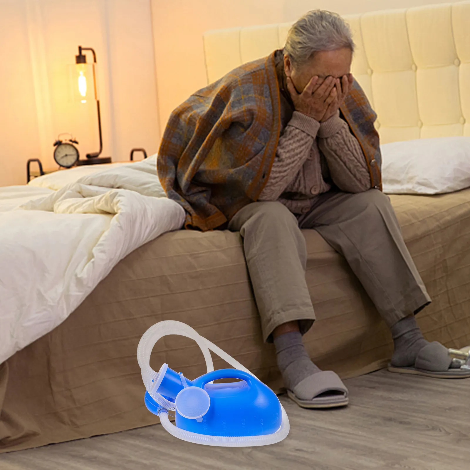 Portable Large Capacity Urinal Plastic Pe Urine Pot for Men Emergency Travel Camping Hospital Use Male Patient Urinal Bottle
Portable Large Capacity Urinal Plastic Pe Urine Pot for Men Emergency Travel Camping Hospital Use Male Patient Urinal Bottle