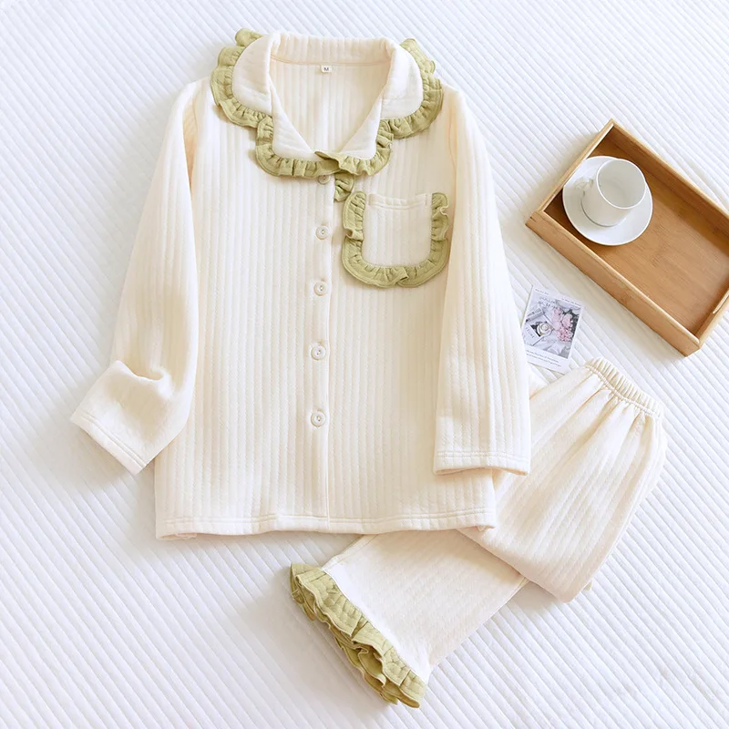 Autumn and winter new ladies pajamas set cotton air quilted long-sleeved trousers two-piece thickened cute homewear set women
Autumn and winter new ladies pajamas set cotton air quilted long-sleeved trousers two-piece thickened cute homewear set women