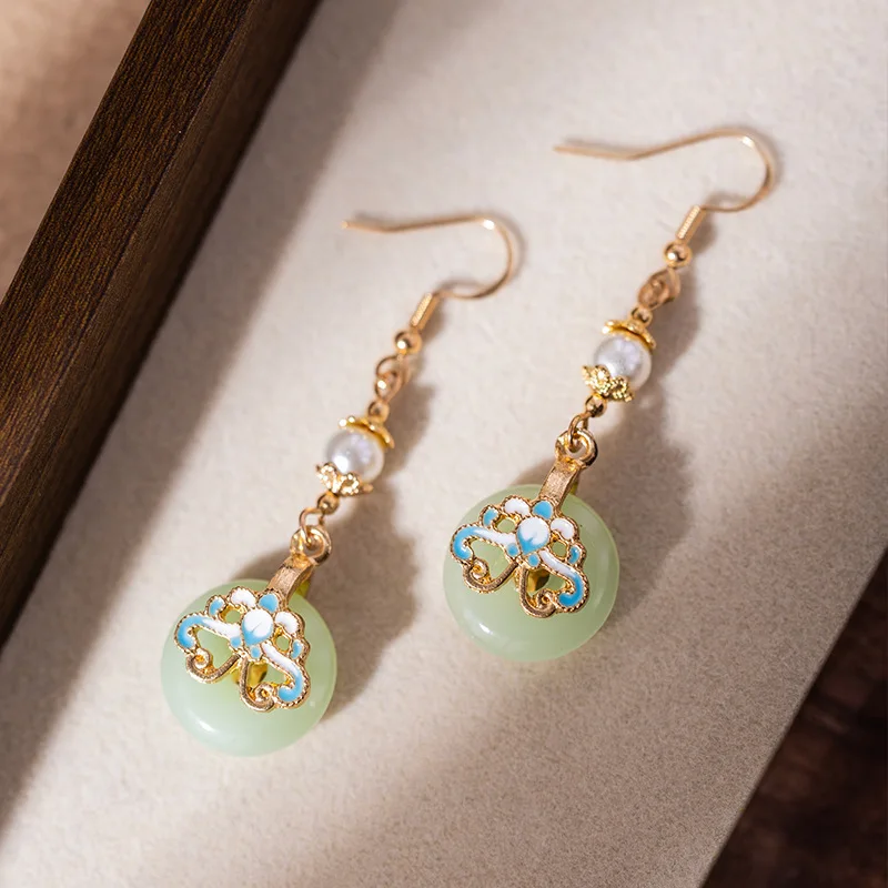 Retro style new Chinese qipao earrings with high-end feel, ear hooks, ear clips, Hanfu accessories, safety buckle earrings
Retro style new Chinese qipao earrings with high-end feel, ear hooks, ear clips, Hanfu accessories, safety buckle earrings