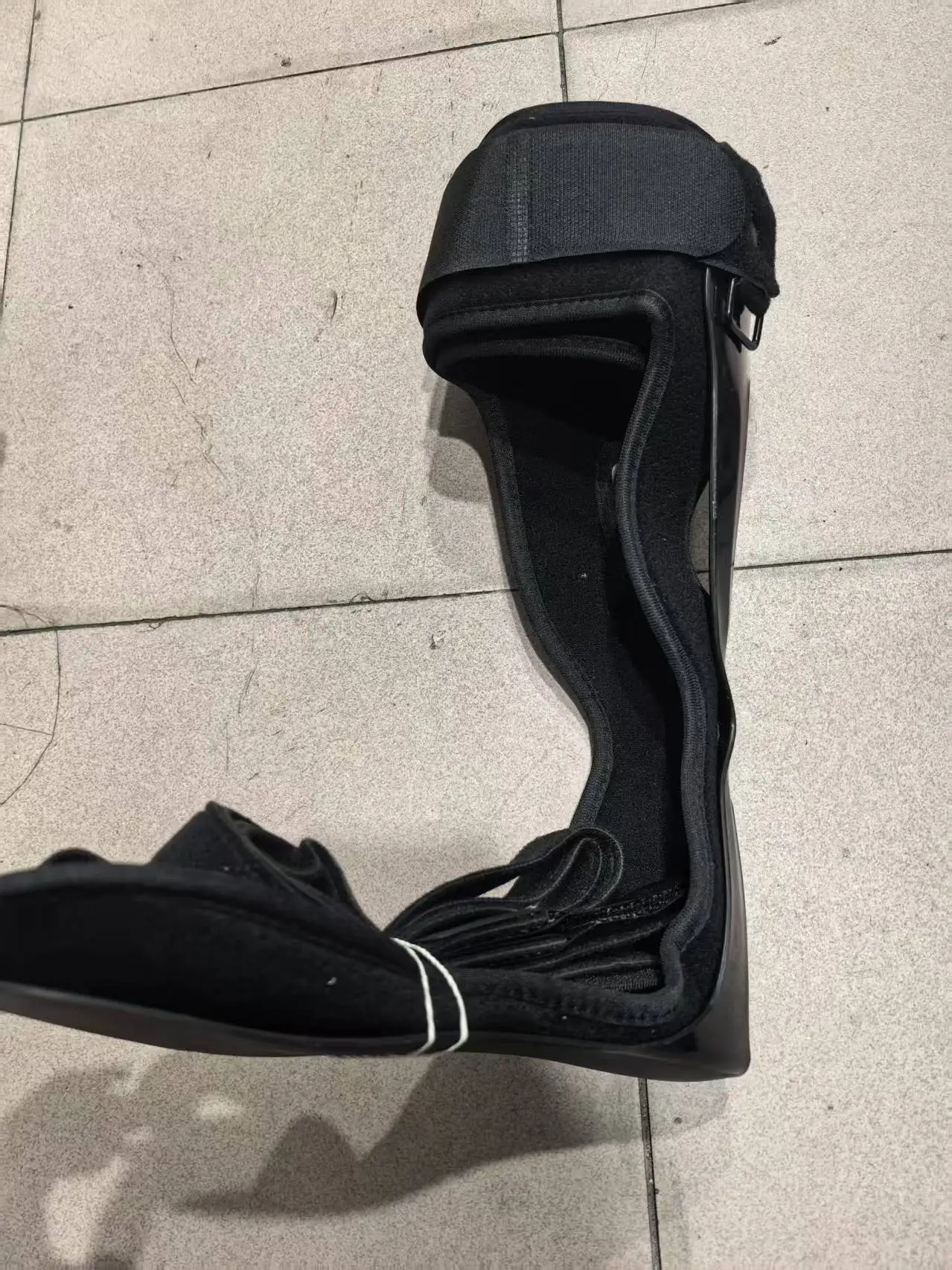Ankle Foot Orthosis Drop Foot Stabilizer Ankle Support Straightener Foot Drop Brace Foot Drop Orthosis for Adults Stroke Tendon
Ankle Foot Orthosis Drop Foot Stabilizer Ankle Support Straightener Foot Drop Brace Foot Drop Orthosis for Adults Stroke Tendon
