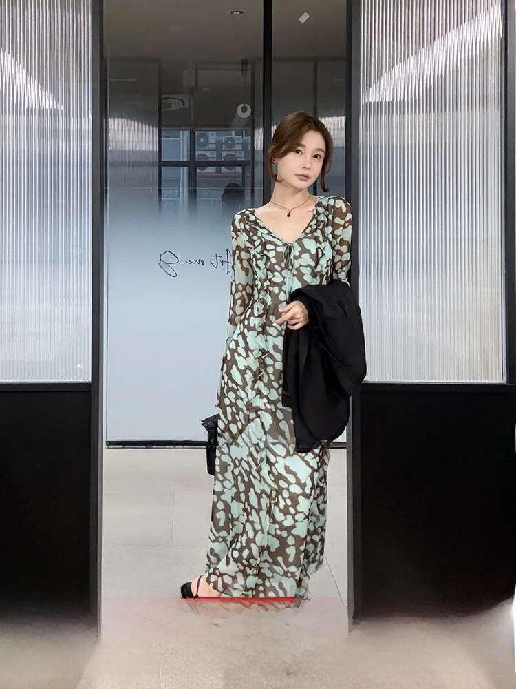 Floral Print Maxi Dress V-Neck Lantern Sleeve Women's Summer Casual Loose Fit Skin-Friendly Breathable Polyester Chiffon Dress
Floral Print Maxi Dress V-Neck Lantern Sleeve Women's Summer Casual Loose Fit Skin-Friendly Breathable Polyester Chiffon Dress