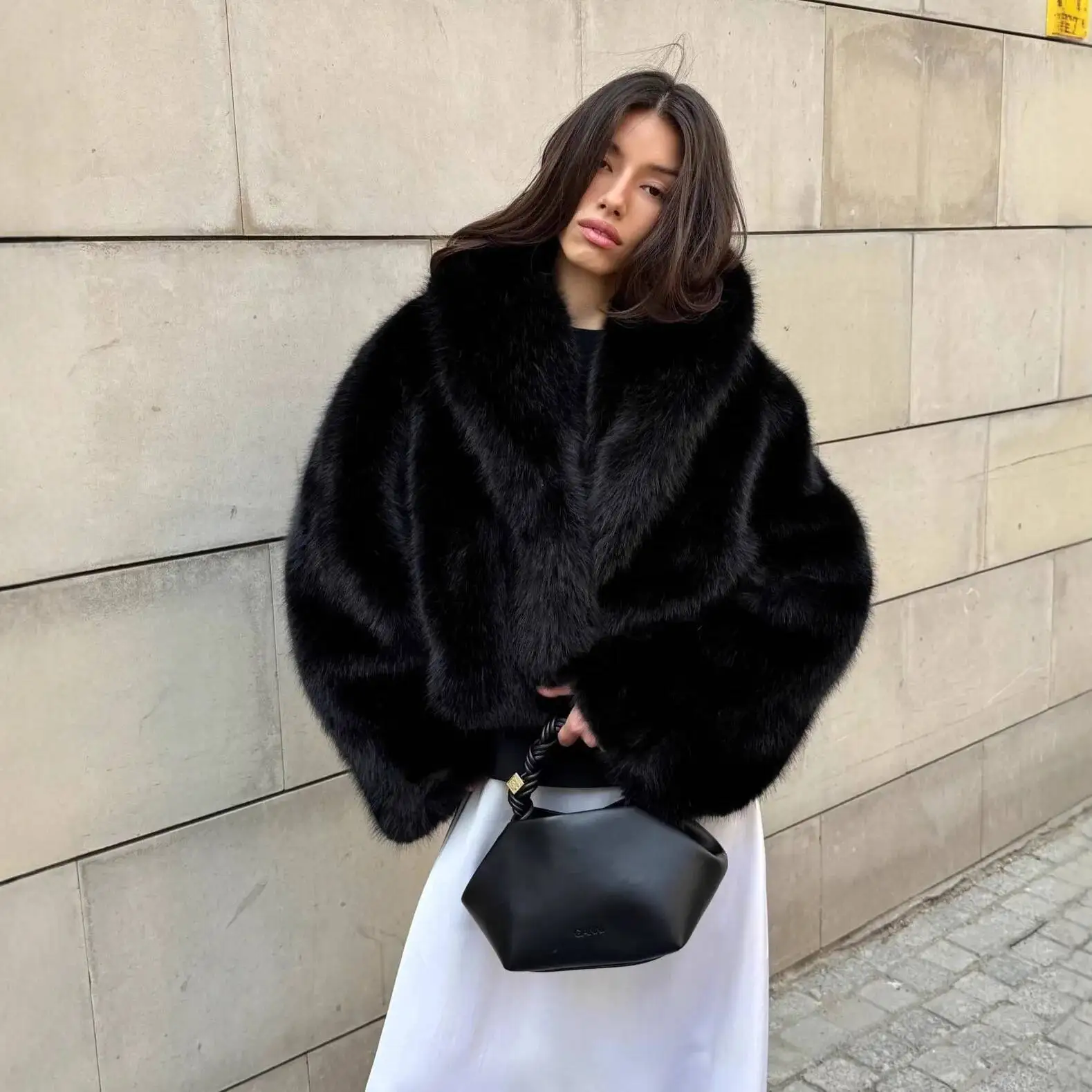 Short Faux Winter Fur Coat for Women Street Style lady Fur Coat Fashionable Green Fruit Collar Plush Jacket
Short Faux Winter Fur Coat for Women Street Style lady Fur Coat Fashionable Green Fruit Collar Plush Jacket