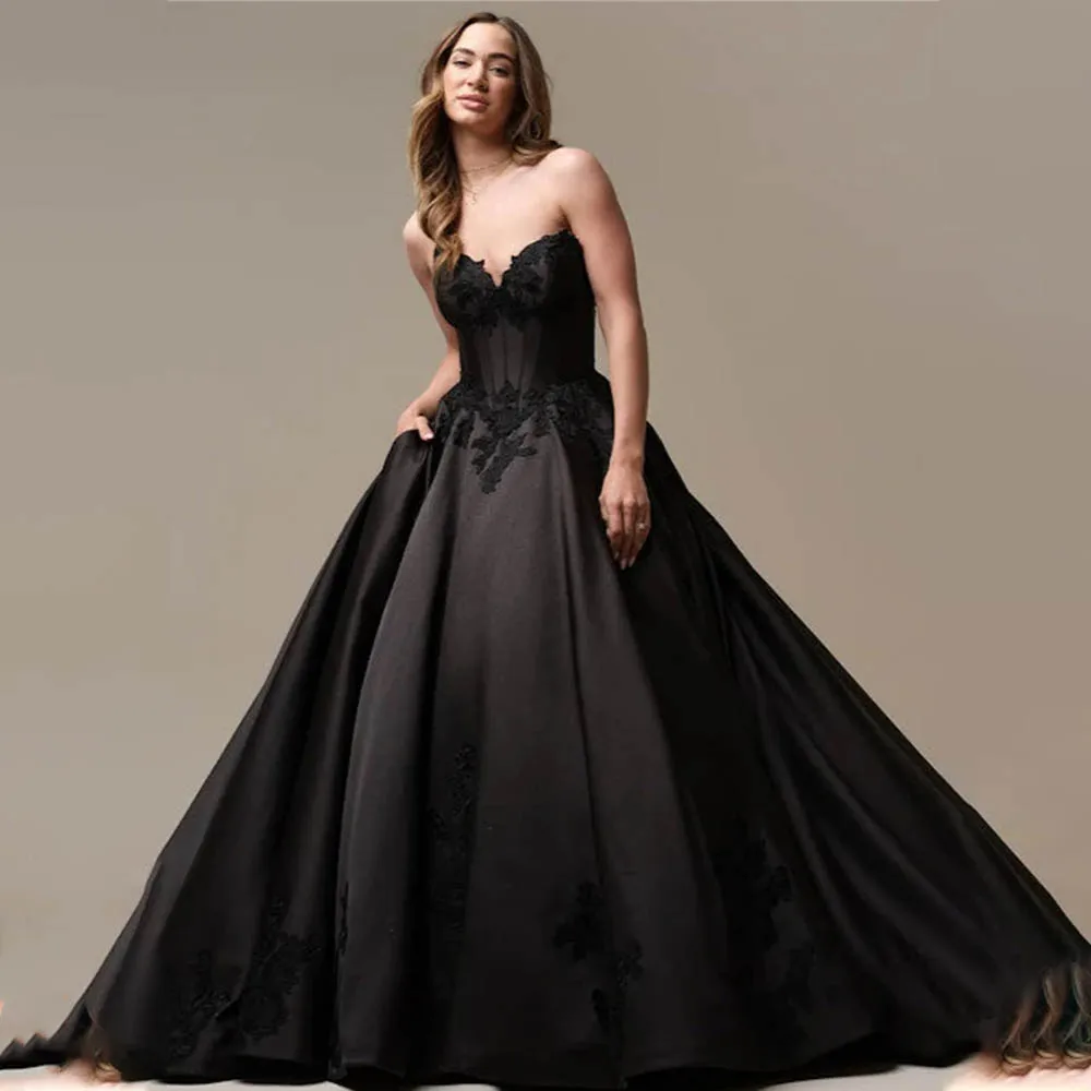Черные атласные свадебные платья трапециевидной формы с v-образным вырезом и кружевной аппликацией на заказ
Черные атласные свадебные платья трапециевидной формы с v-образным вырезом и кружевной аппликацией на заказ