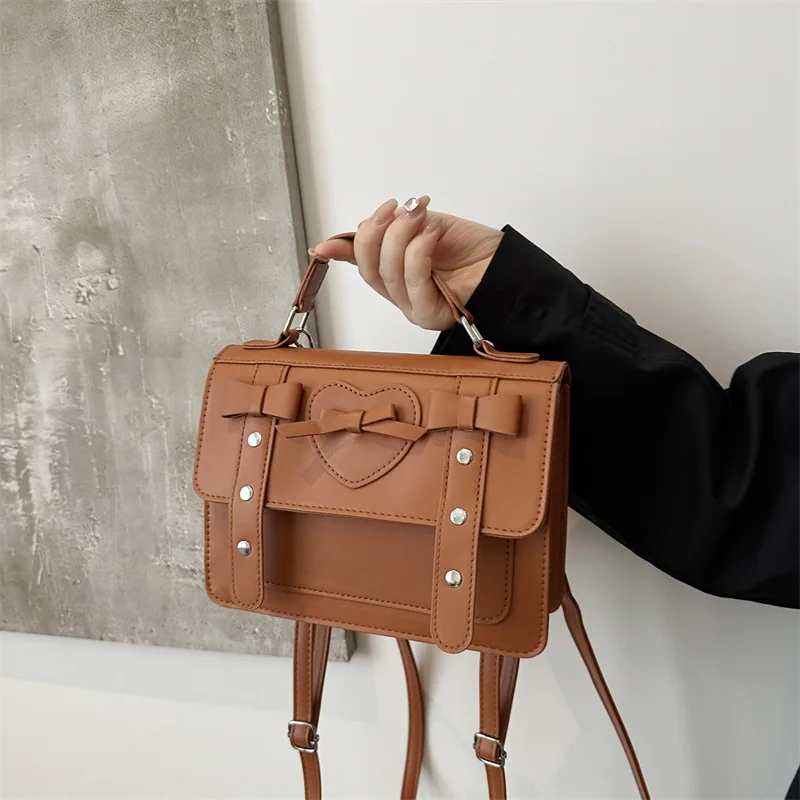 Rivet Backpack Women Heart Leather Shoulder Bag Ladies Vintage Fashion Backpacks College Bow Casual Large Capacity School Bag
Rivet Backpack Women Heart Leather Shoulder Bag Ladies Vintage Fashion Backpacks College Bow Casual Large Capacity School Bag