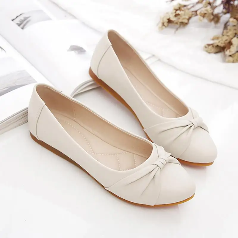 Comfortable Soft Leather Flat Bottom Women's Shoes Spring Summer New Style Slip-On Mom Shoes Soft Sole round Toe Rubber Outsole
Comfortable Soft Leather Flat Bottom Women's Shoes Spring Summer New Style Slip-On Mom Shoes Soft Sole round Toe Rubber Outsole
