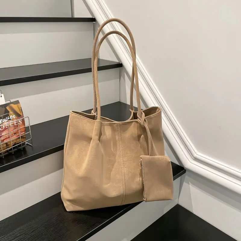 Vintage Two-piece Large Capacity Tote Bag for Women 2026 New Commuting To Work High-end PU Armpit Handbag
Vintage Two-piece Large Capacity Tote Bag for Women 2026 New Commuting To Work High-end PU Armpit Handbag