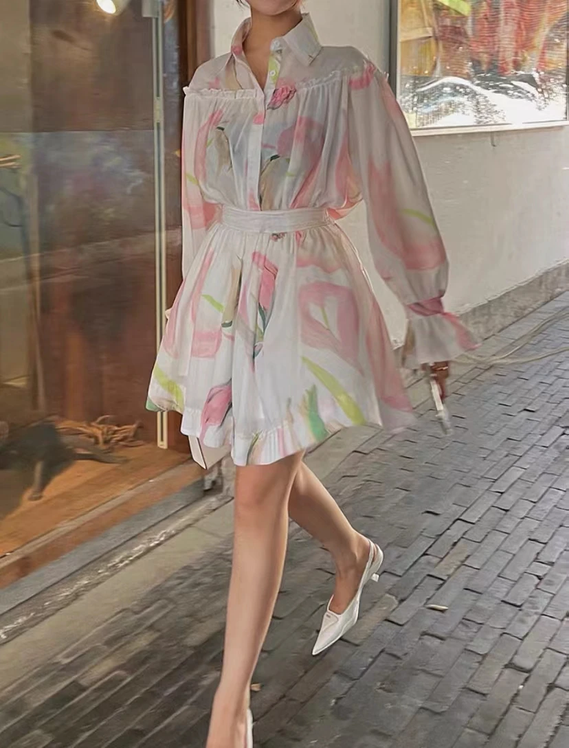 2022 summer new fashion temperament long-sleeved loose printed shirt + skirt ladies suit
2022 summer new fashion temperament long-sleeved loose printed shirt + skirt ladies suit