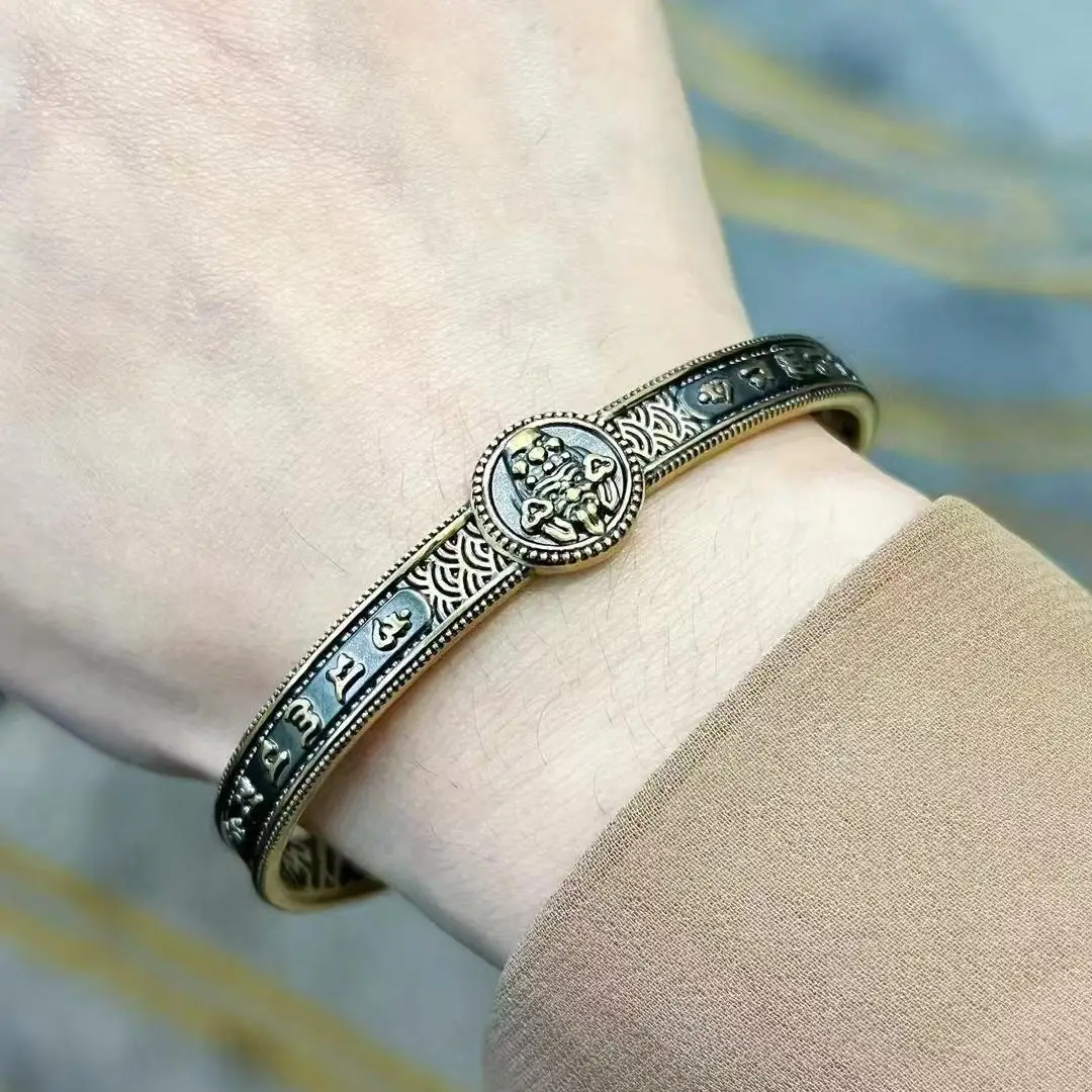 Благословение Zakirim Будда браслет мужские аксессуары для рук винтажные рельефные линии цветок браслет для мужчин ювелирные изделия открытый размер
Благословение Zakirim Будда браслет мужские аксессуары для рук винтажные рельефные линии цветок браслет для мужчин ювелирные изделия открытый размер