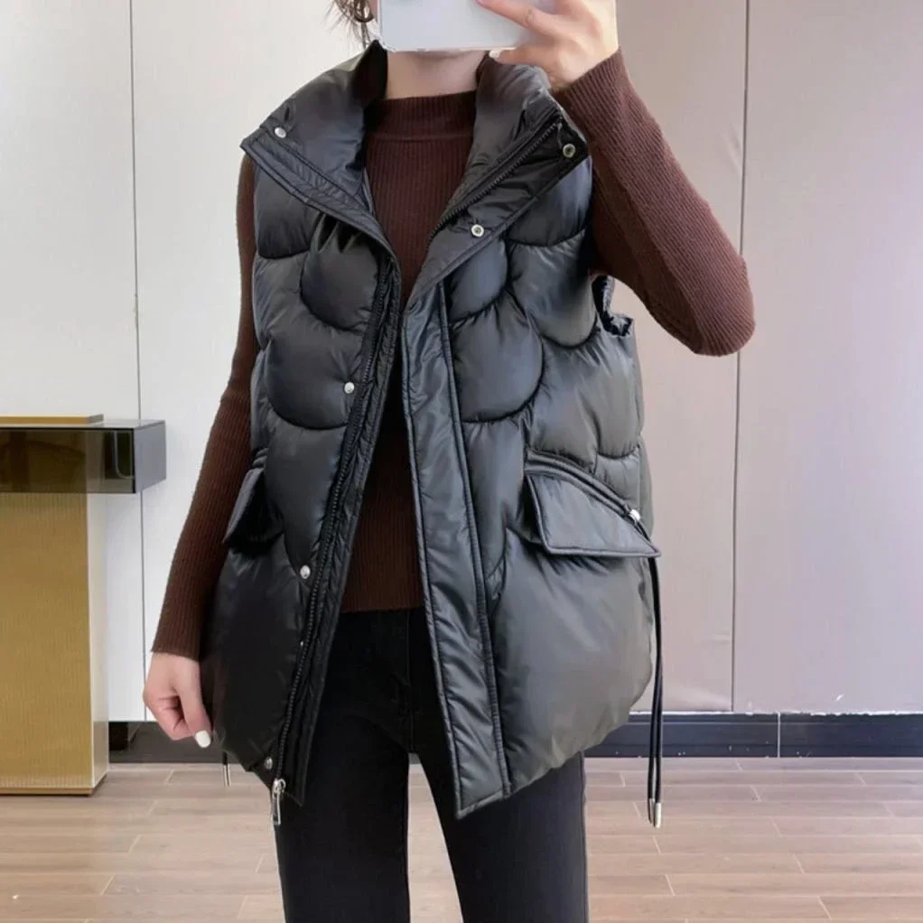 Waistcoat Woman Half Short Black Cold Working Padded Cotton Vest for Women Warm Lightweight Clothes Fashion 2024 New Outerwear
Waistcoat Woman Half Short Black Cold Working Padded Cotton Vest for Women Warm Lightweight Clothes Fashion 2024 New Outerwear