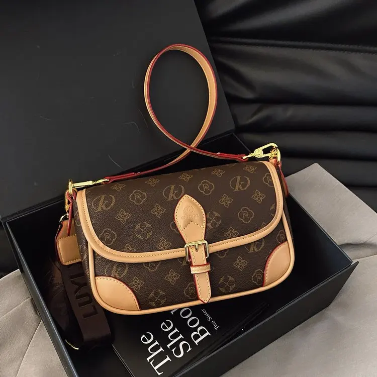 Hot Sale Women Vintage Monogram Crossbody Bag Classic Buckle Closure Leather Trim Versatile Shoulder Bag Fashion Casual Handbag
Hot Sale Women Vintage Monogram Crossbody Bag Classic Buckle Closure Leather Trim Versatile Shoulder Bag Fashion Casual Handbag