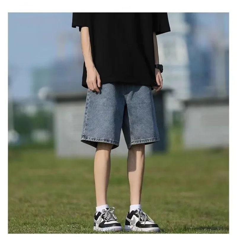 Men's Loose Fit Denim Shorts Solid Color Casual Wide Leg Shorts
Men's Loose Fit Denim Shorts Solid Color Casual Wide Leg Shorts