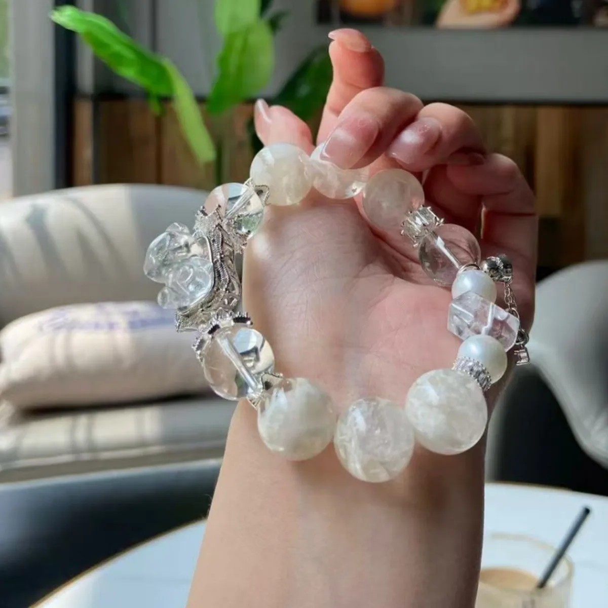 Natural White Crystal Bracelet, Snowflake Ghost Crystal Light Luxury Fashion Lucky Bracelet Original Design
Natural White Crystal Bracelet, Snowflake Ghost Crystal Light Luxury Fashion Lucky Bracelet Original Design