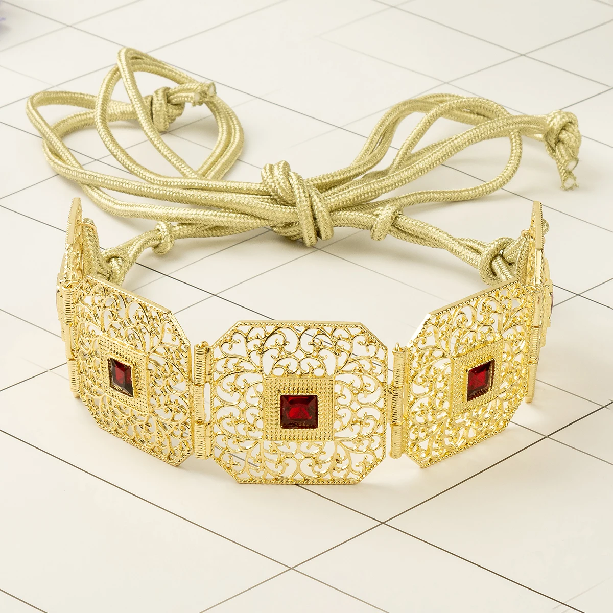 Регулируемый полый квадратный веревочный ремень, эксклюзивный винтажный этнический аксессуар для свадебного платья-кафтана
Регулируемый полый квадратный веревочный ремень, эксклюзивный винтажный этнический аксессуар для свадебного платья-кафтана