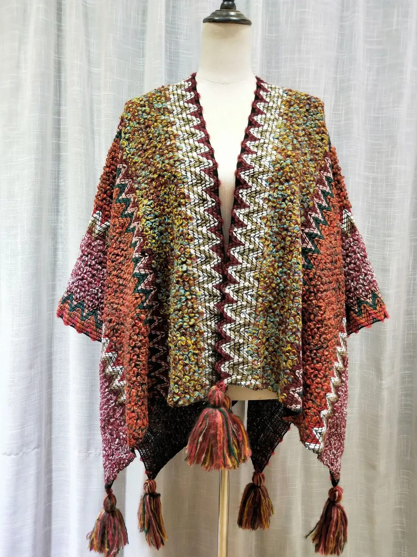 Poncho Knitted Cloak Knitted Cape Ethnic Style Capes Tassel Cardigan Sweater Color Loose Vintage Striped Women Travel Coat P8
Poncho Knitted Cloak Knitted Cape Ethnic Style Capes Tassel Cardigan Sweater Color Loose Vintage Striped Women Travel Coat P8