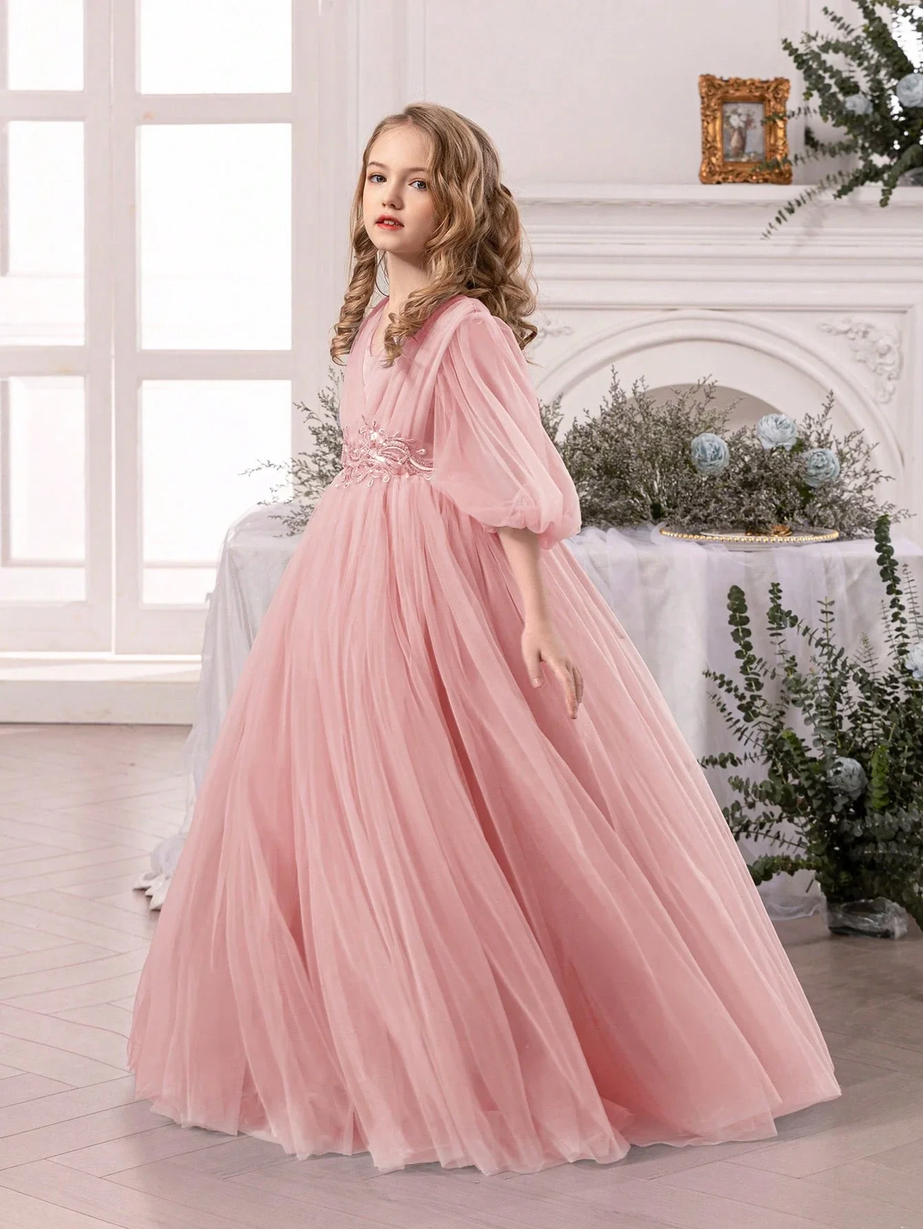 Elegant Pink Mesh Ball Gown Dress With Embroidery And Bow For Formal Occasion
Elegant Pink Mesh Ball Gown Dress With Embroidery And Bow For Formal Occasion